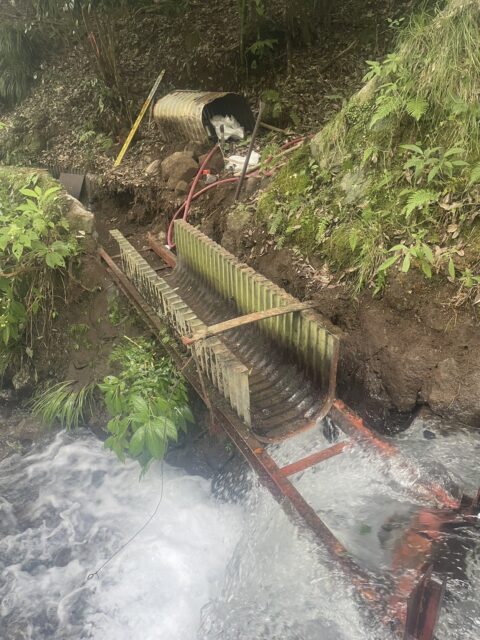 川のせせらぎを聴きながら